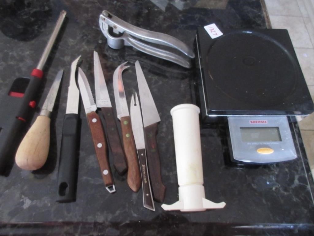 knives / scale lot .