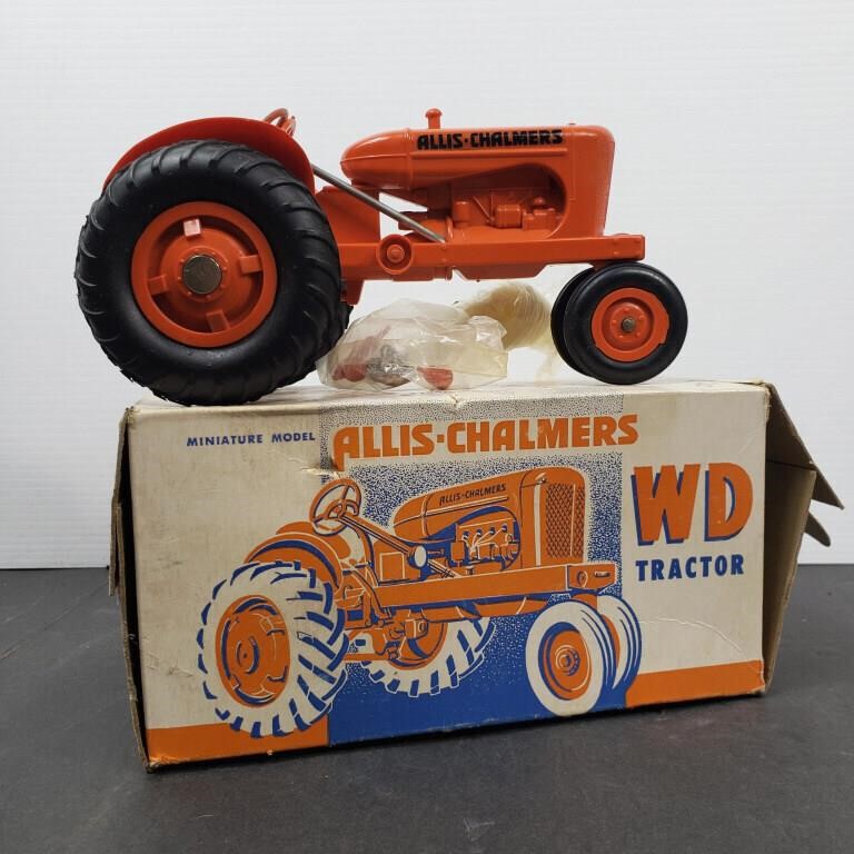 VINTAGE TRU MINIATURES TRACTOR