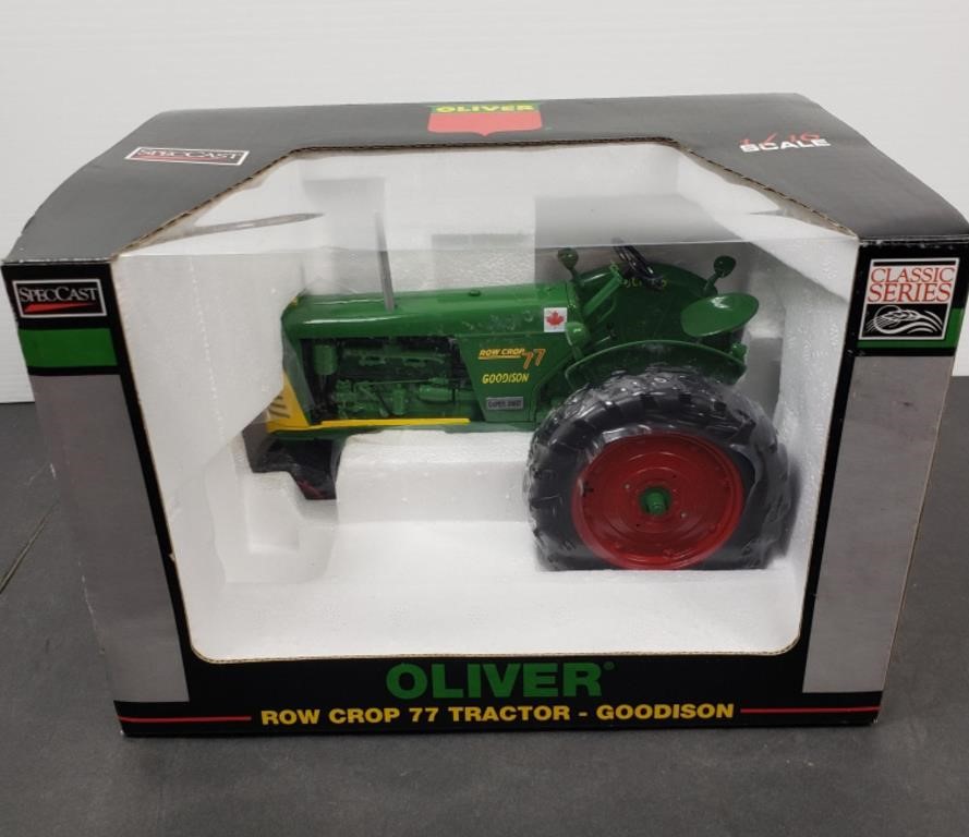 VINTAGE OLIVER TRACTOR MODEL