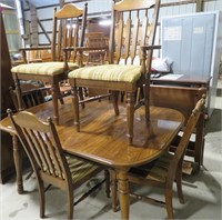 dining room table 2 leaves 6 chairs (2 w/arms)