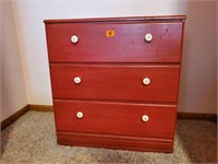 Red chest of drawers
3 drawer dresser