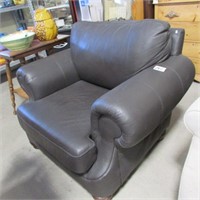 LEATHER ARMCHAIR -AS NEW