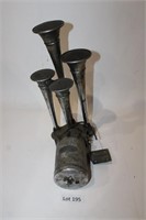 Vintage Mounting Horn