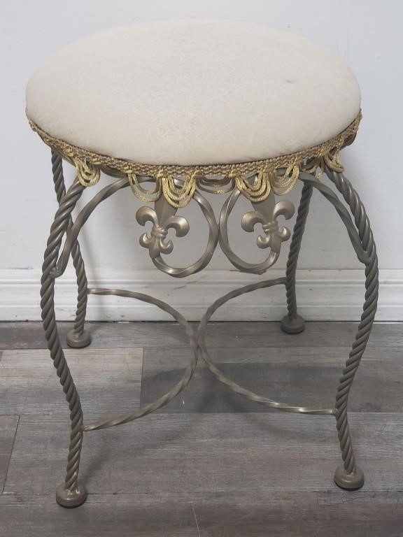 Wilco Imports Inc. vanity stool