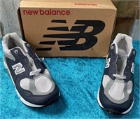 11 - PAIR OF NEW BALANCE SHOES SIZE 11 (B65)