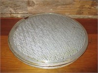 Bid x 10: Round Perforated Baking Pans (14")