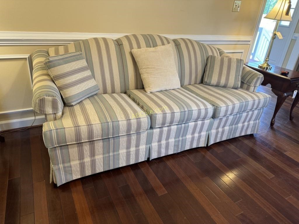 Decorative Striped Sofa 3 Seat Angle Arm Nest