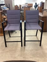 Set of 2 patio chairs