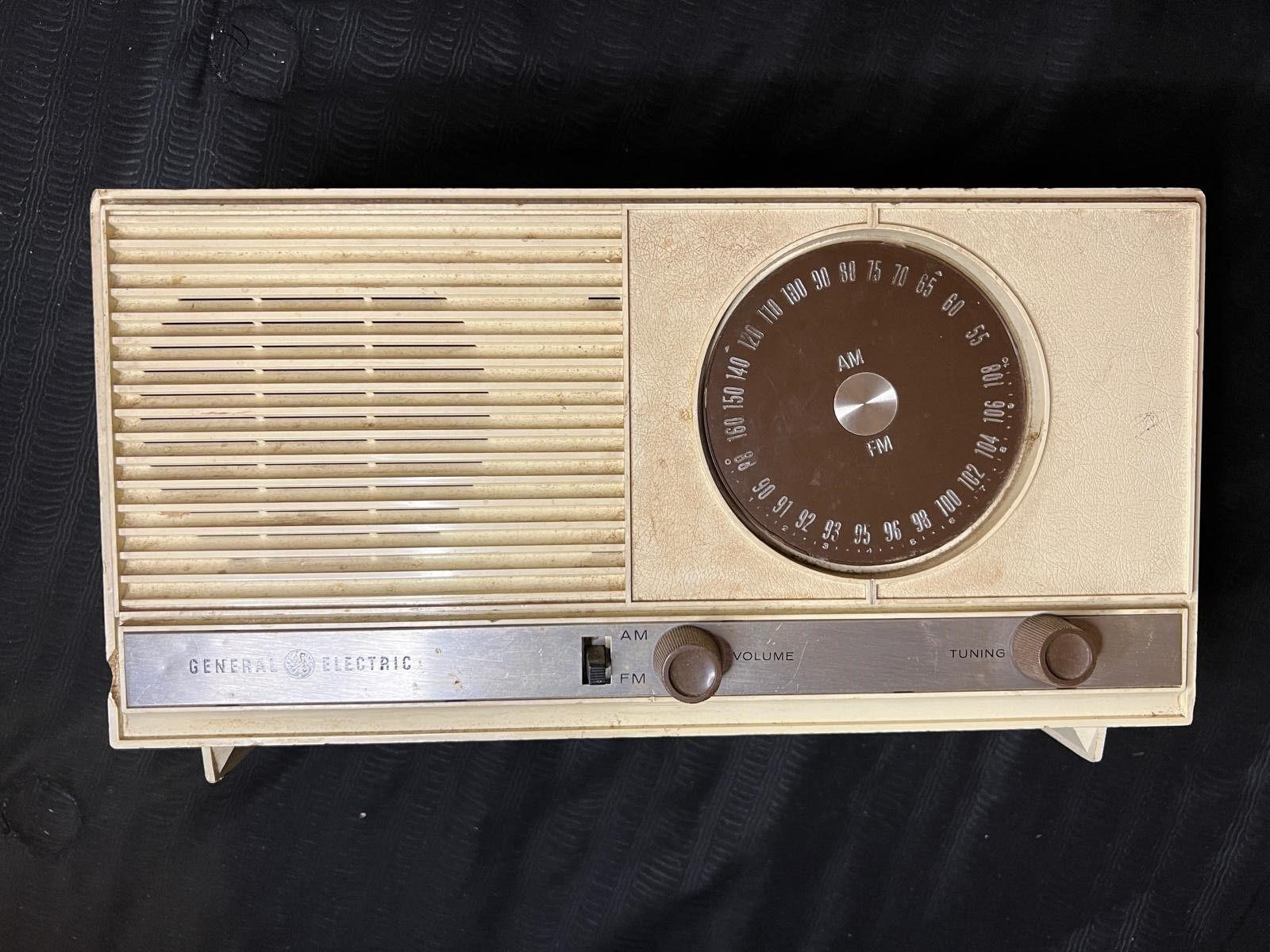 Vintage GE Radio Model T-225A