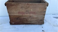 Canadian industries paint and varnish box