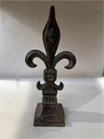 Cast iron Fleur de Lis statue 10”H