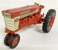 1/16 Farmall 460 Repainted Tractor