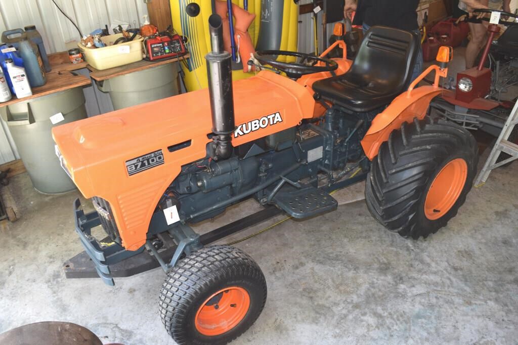 Kabota B7100 tractor & arms