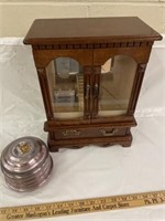 Jewelry box and music box that does not work