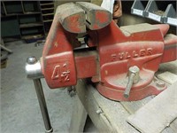 4 1/2" Fuller swivel vice  BASEMENT