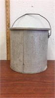 Vintage metal minnow bucket 9”