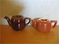 Pottery tea pots