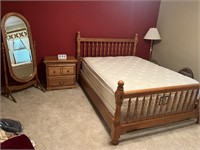 4pc. Queen Size Bedroom Set
