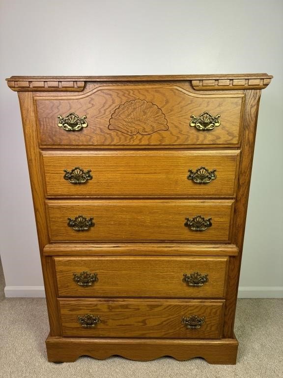 Solid Oak 5 Drawer Dresser
