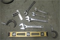 (5) Adjustable wrenches, 18" magnetic level,