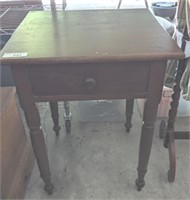 EARLY ANTIQUE ACCENT TABLE