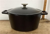 Artisinal cast iron pot