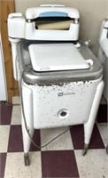 Vintage Maytag ringer washer