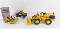 2 bulldozers + un tracteur en métal - Toy trucks