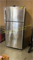 Kenmore Refrigerator (7 day Guarantee)