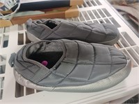 Gray slippers 11