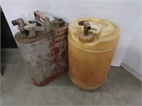 2 5-Gal Gas Cans
