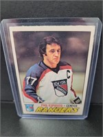 1977 O Pee Chee " Phil Esposito " Hockey Card