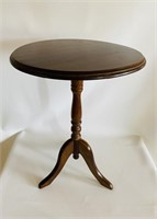 Vtg Mahogany Pedestal Table