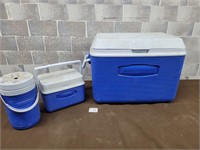 Rubbermaid cooler, small cooler, drinking cooler