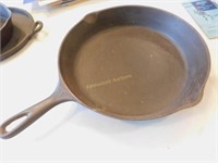 #10 cast iron skillet w/fire ring), USA
