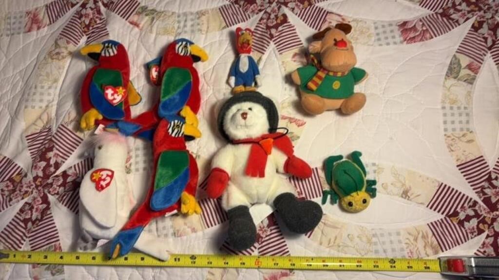 Small plush toy lot see pics.  OFFSITE PICKUP