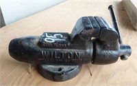 WILTON 4 INCH BENCH VISE 
MADE IN USA-