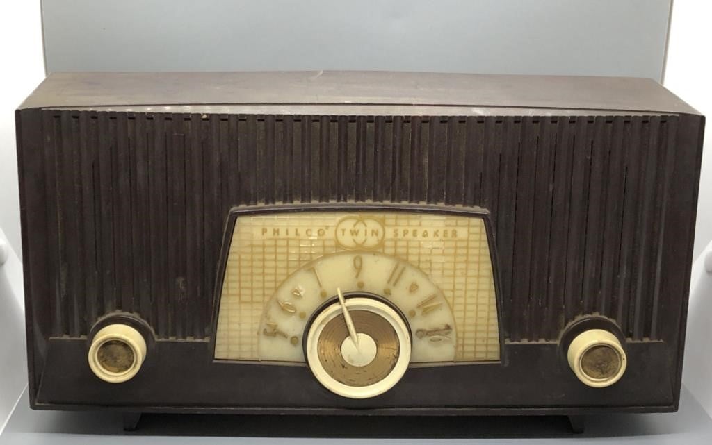 Vintage Philco Twin Speaker Radio-Powers On