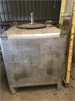 (1) 300 Gallon SS Liquid Transfer Tote