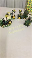 (4) John Deere Figurines I tract-her down for