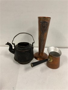 Copper kettle. Vase. Pot.