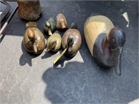 6 - Decoys & Carvings Wooden Ducks "Bundy"