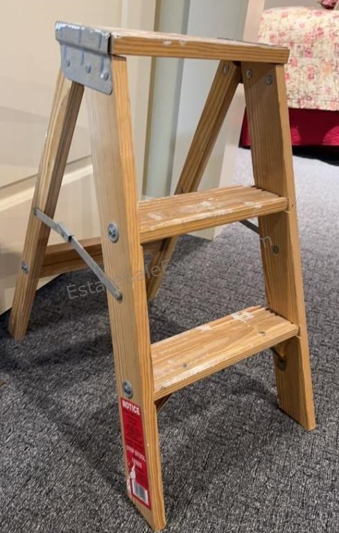 2 Step Wooden Ladder Step Stool MICHIGAN LADDER