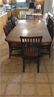 DINNING ROOM TABLE W/  CHAIRS