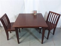 Table et 2 chaises pour enfant Delta Canada