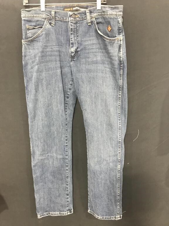 WRANGLER ADVANCED COMFORT MENS BLUE  JEANS SIZE