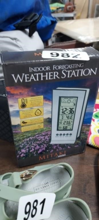 INDOOR WEATHER STATION