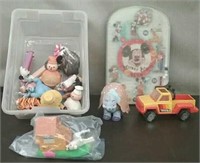 Tub-Vintage Toys, Mickey Mouse Table Top Pin