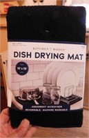 New dish drying mat - Wicker basket - Dish towels