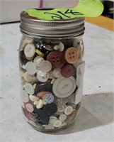 Buttons, pint jar